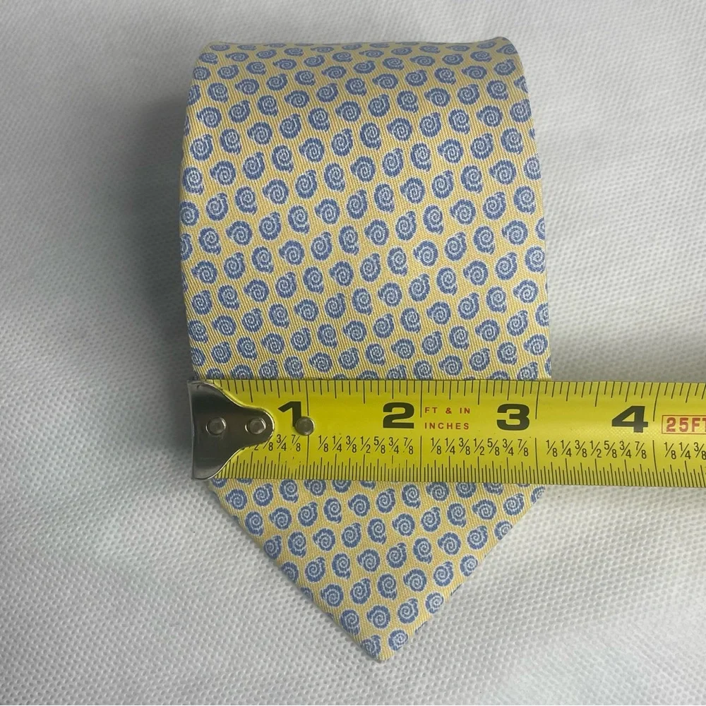 Boys Vineyard Vines Necktie Yellow Blue Shells & Snails 100% Silk Tie USA Made